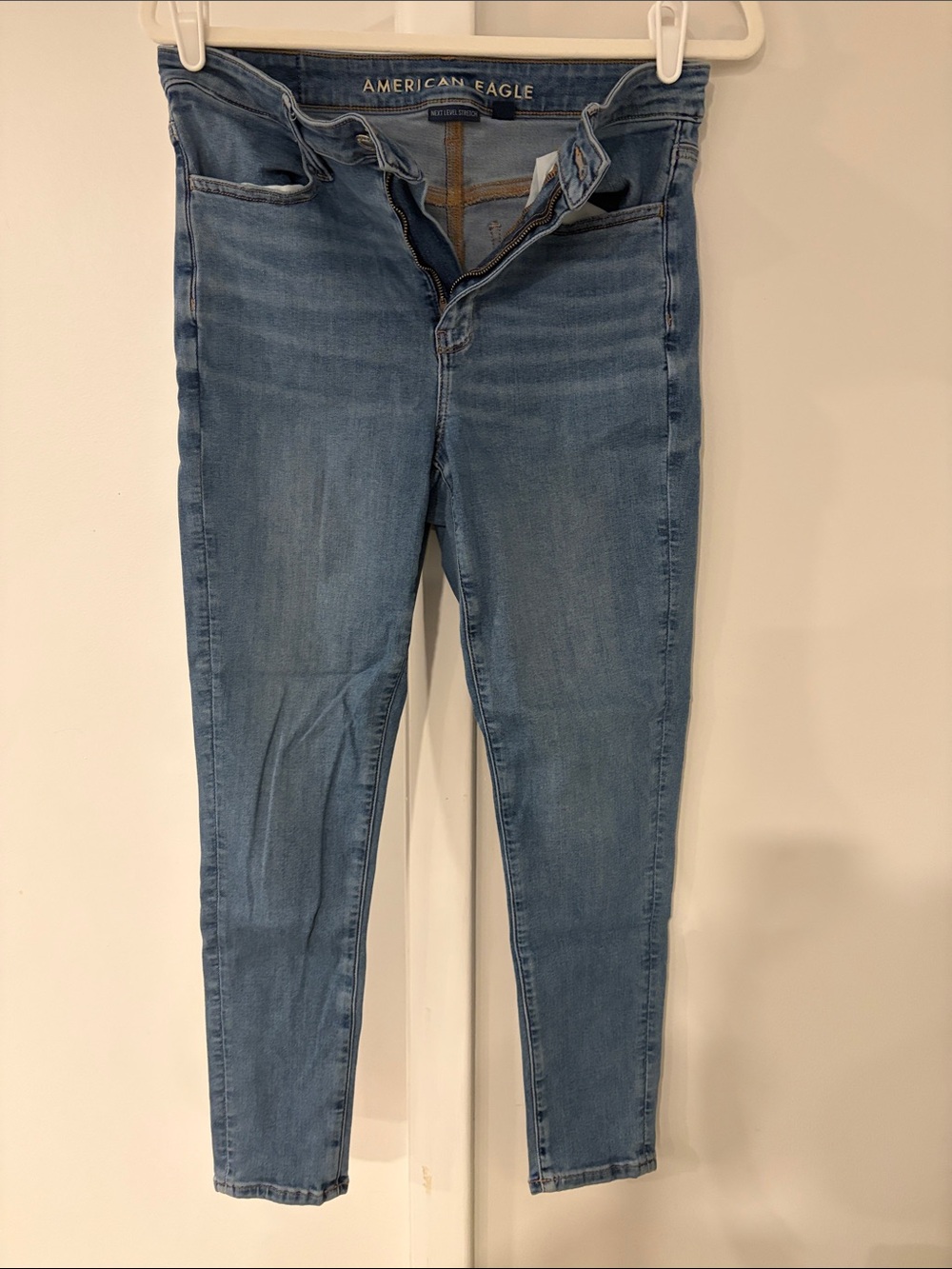 American Eagle Outfitters Light Wash Skinny Jeans